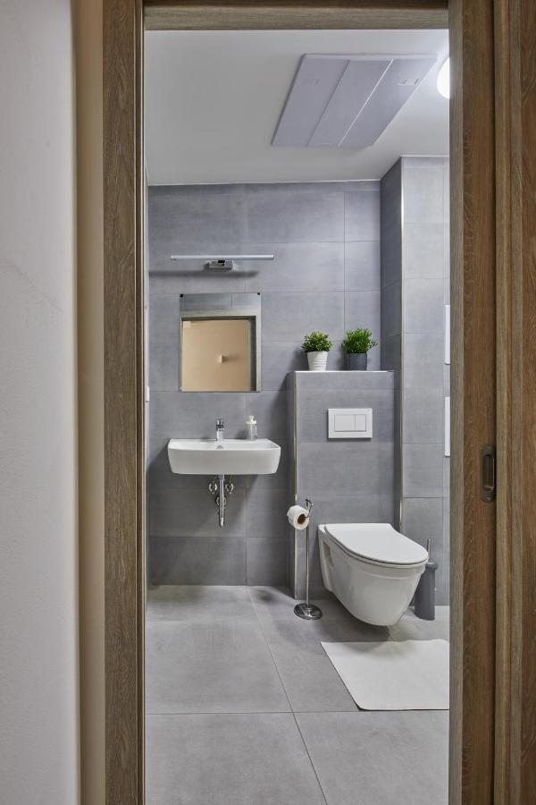 Minimalist Apartment On Wenceslas Square By Prague Days Extérieur photo